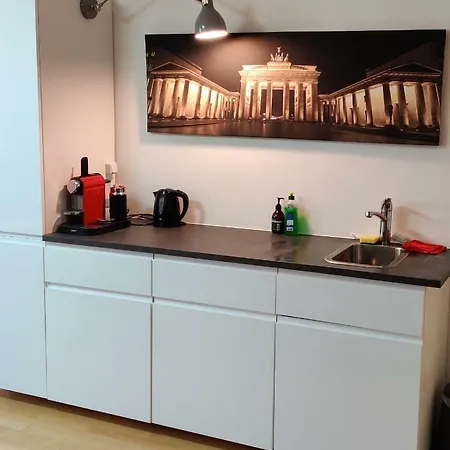 Apartment Appt *