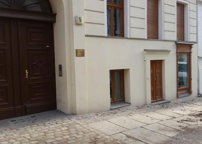 柏林阿帕特公寓 *