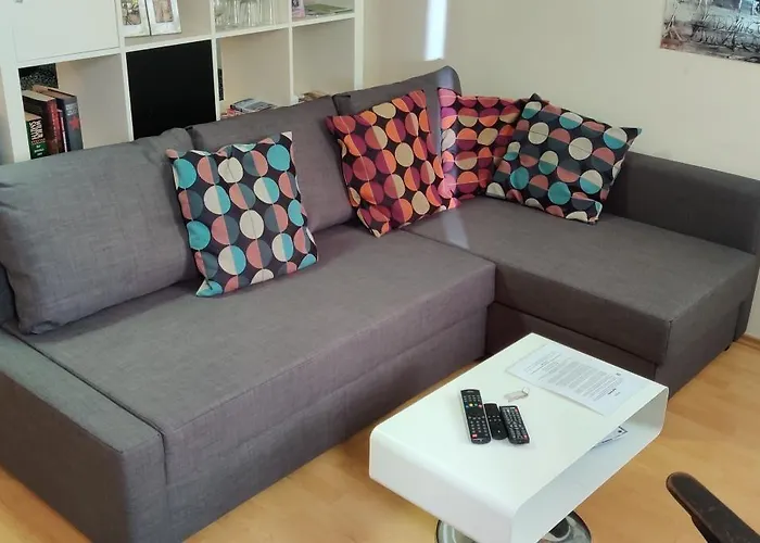 柏林阿帕特公寓 *