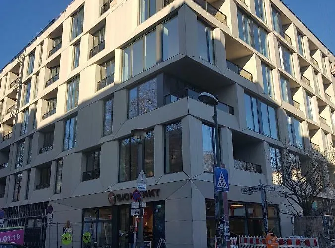 柏林阿帕特公寓 *